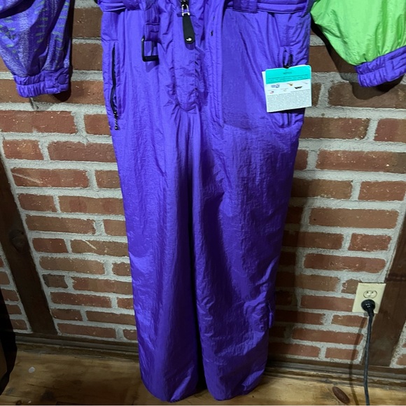 Ski 🎿 Suit!! Vintage Purple and Green Ski Suit - Picture 4 of 13